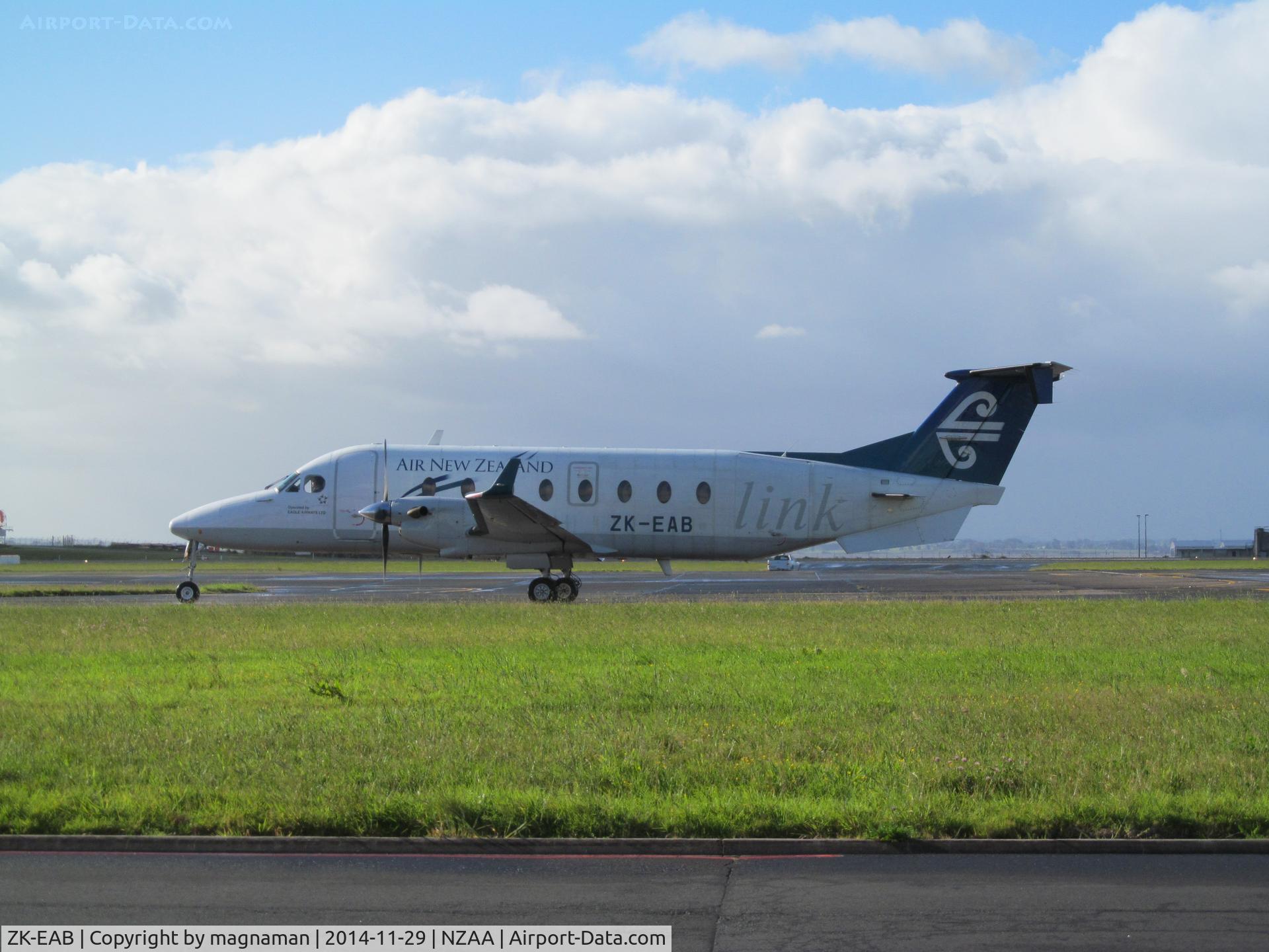 ZK-EAB, 2001 Raytheon 1900D C/N UE-425, Taxying out for departure