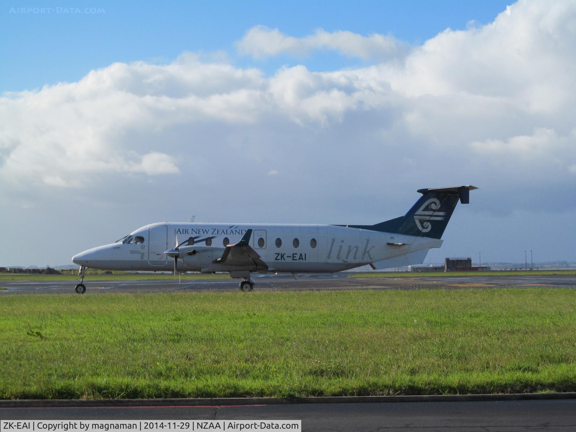 ZK-EAI, 2002 Raytheon Aircraft Company 1900D C/N UE-432, Taxying out for departure - these B1900 are gradually being taken out of service and sold on so get a photo while you can!!!