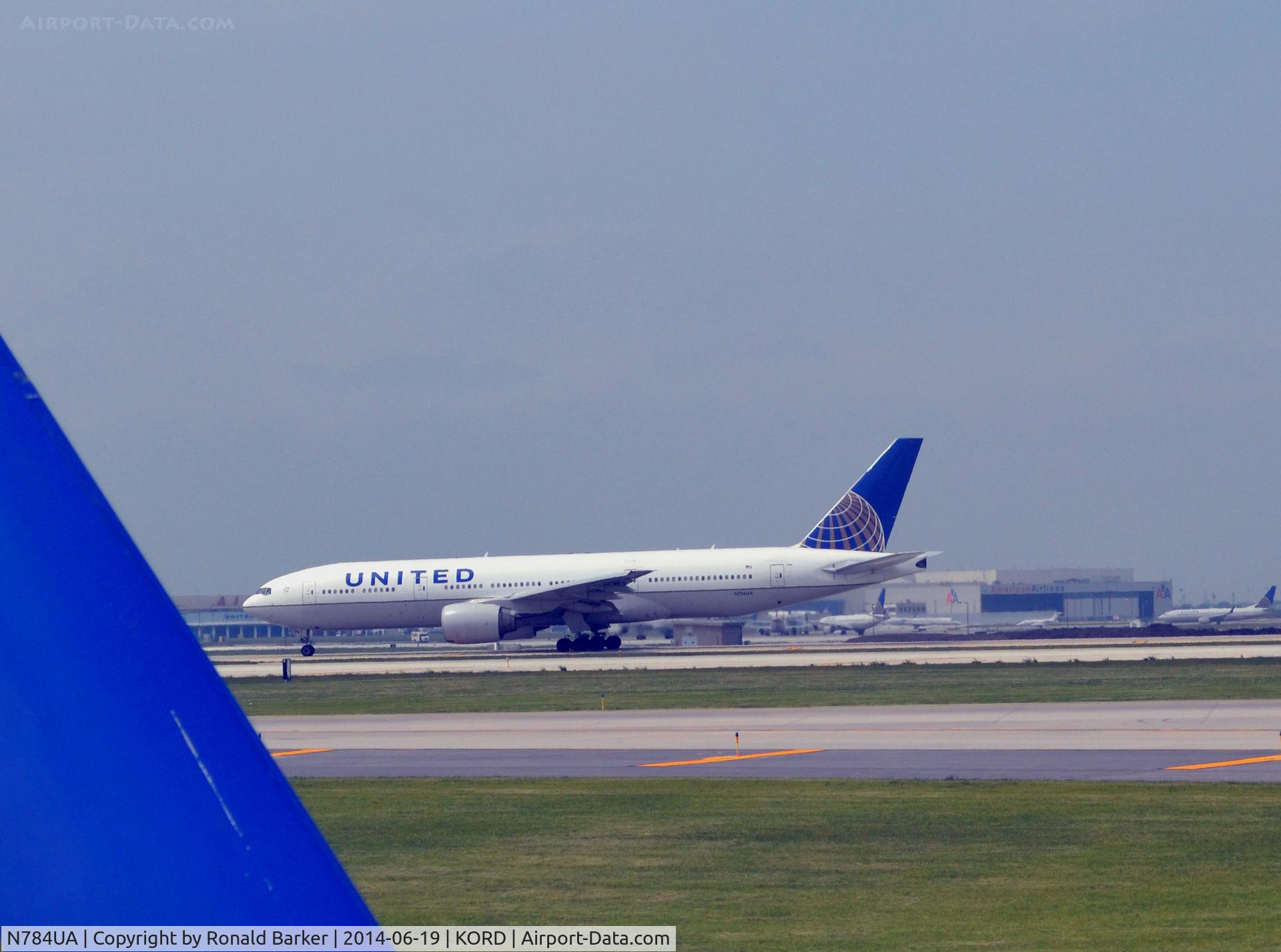 N784UA, 1997 Boeing 777-222/ER C/N 26951, Taxi O'Hare