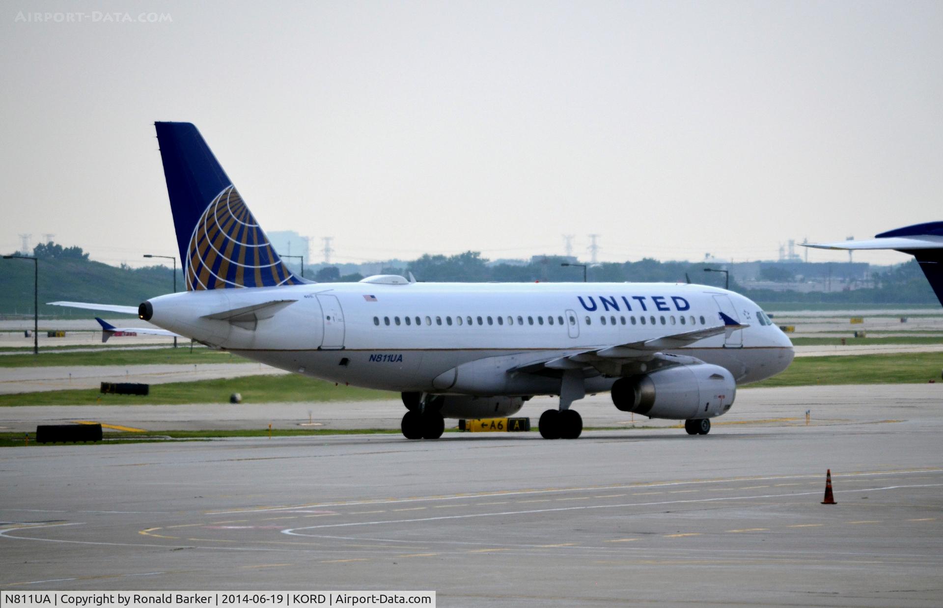 N811UA, 1998 Airbus A319-131 C/N 847, Taxi O'Hare