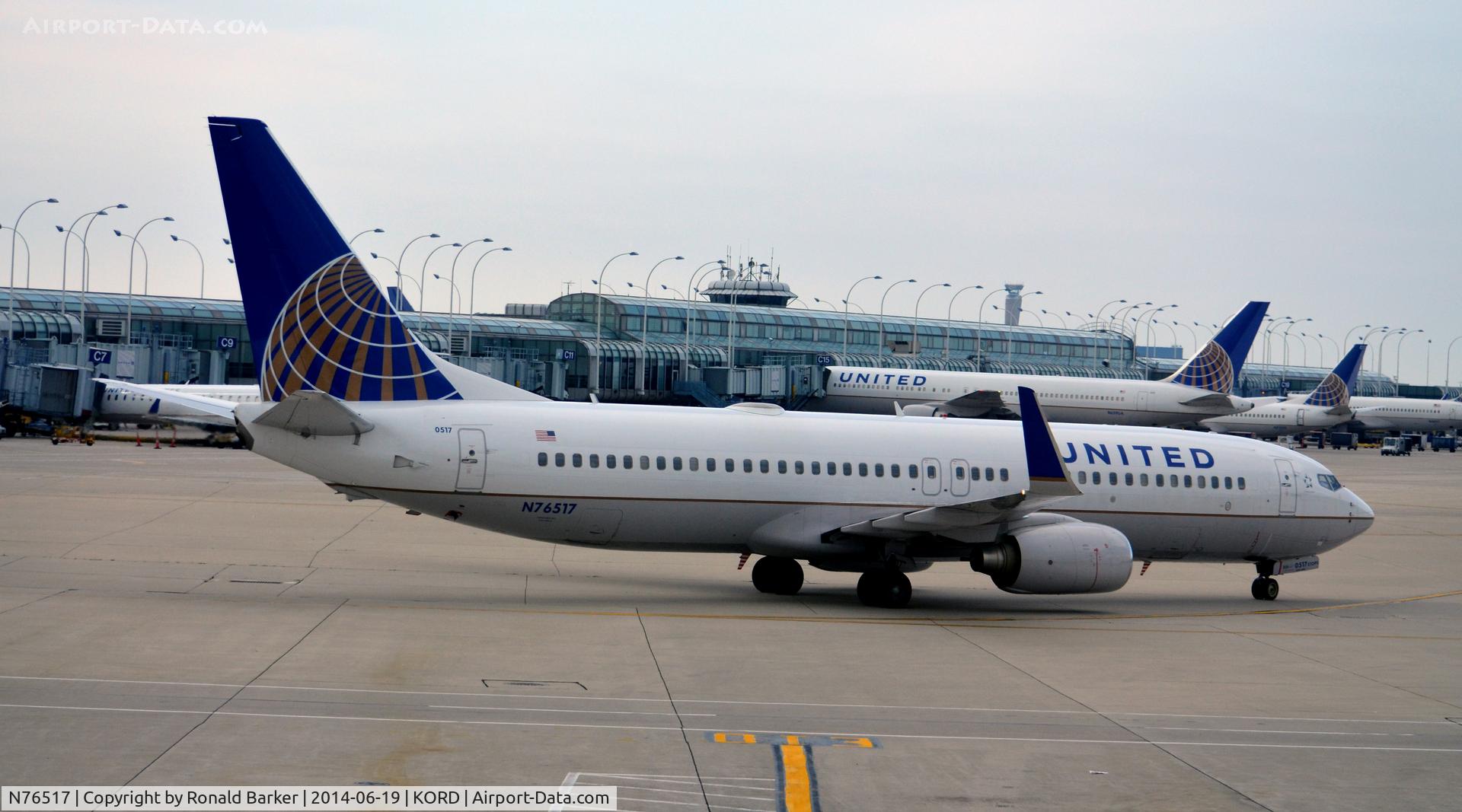 N76517, 2008 Boeing 737-824 C/N 31628, Taxi O'Hare