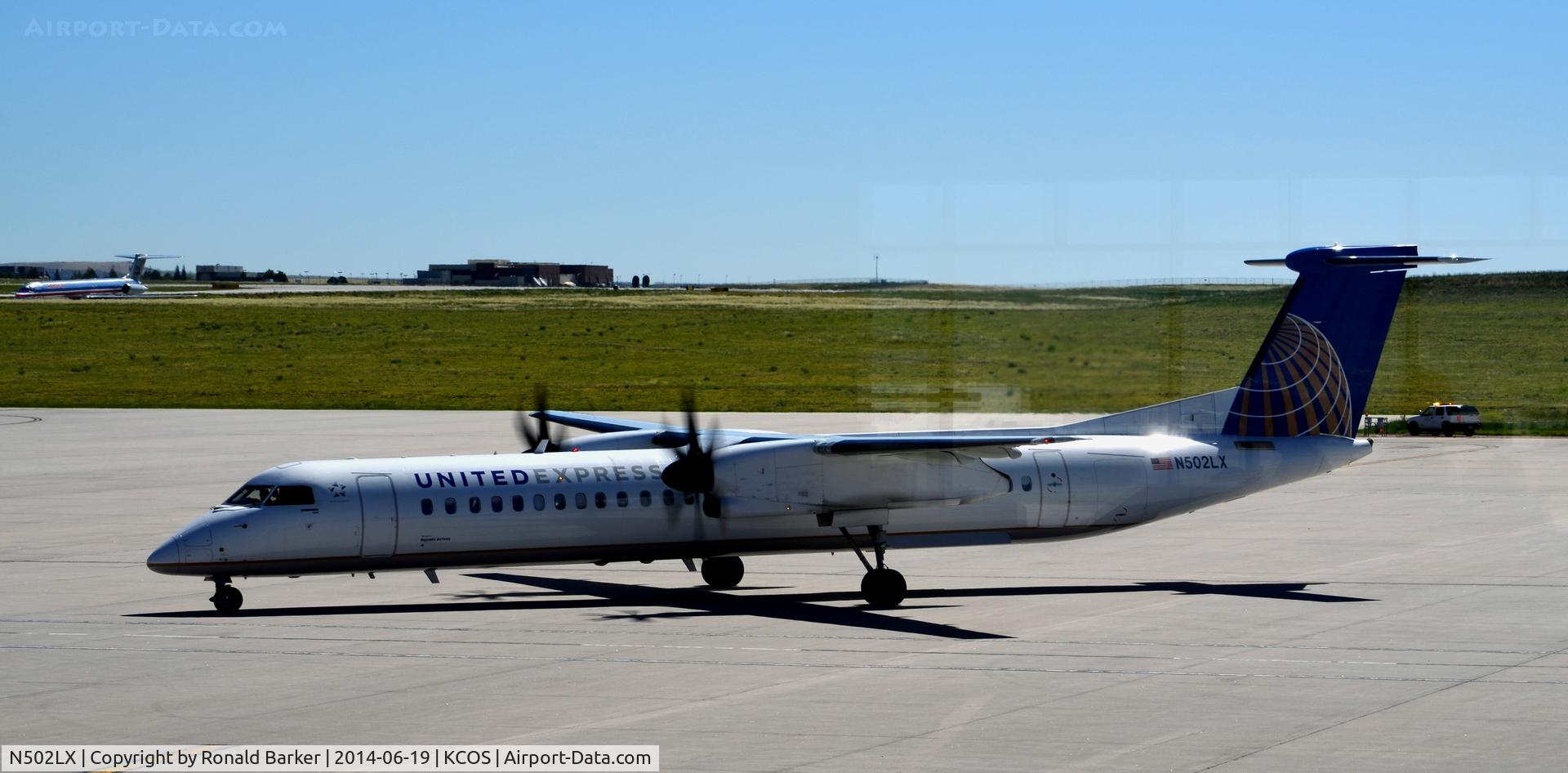 N502LX, 2007 Bombardier DHC-8-402 Dash 8 C/N 4168, Taxi COS