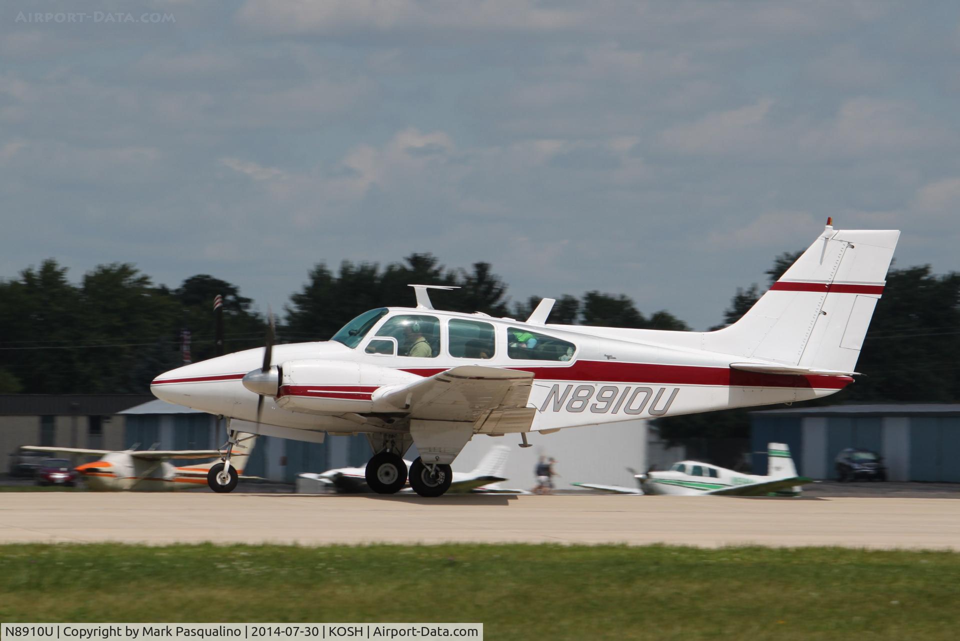 N8910U, 1965 Beech 95-B55 (T42A) Baron C/N TC-946, Beech B55