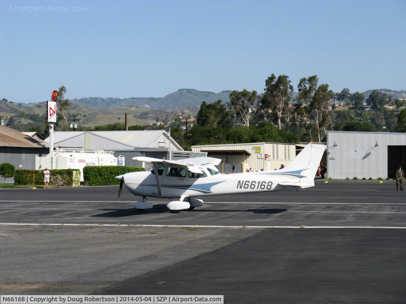 N66168, 1983 Cessna 172P C/N 17275974, 1983 Cessna 172P SKYHAWK II, Lycoming O-320-D2J 160 Hp, landing roll Rwy 22