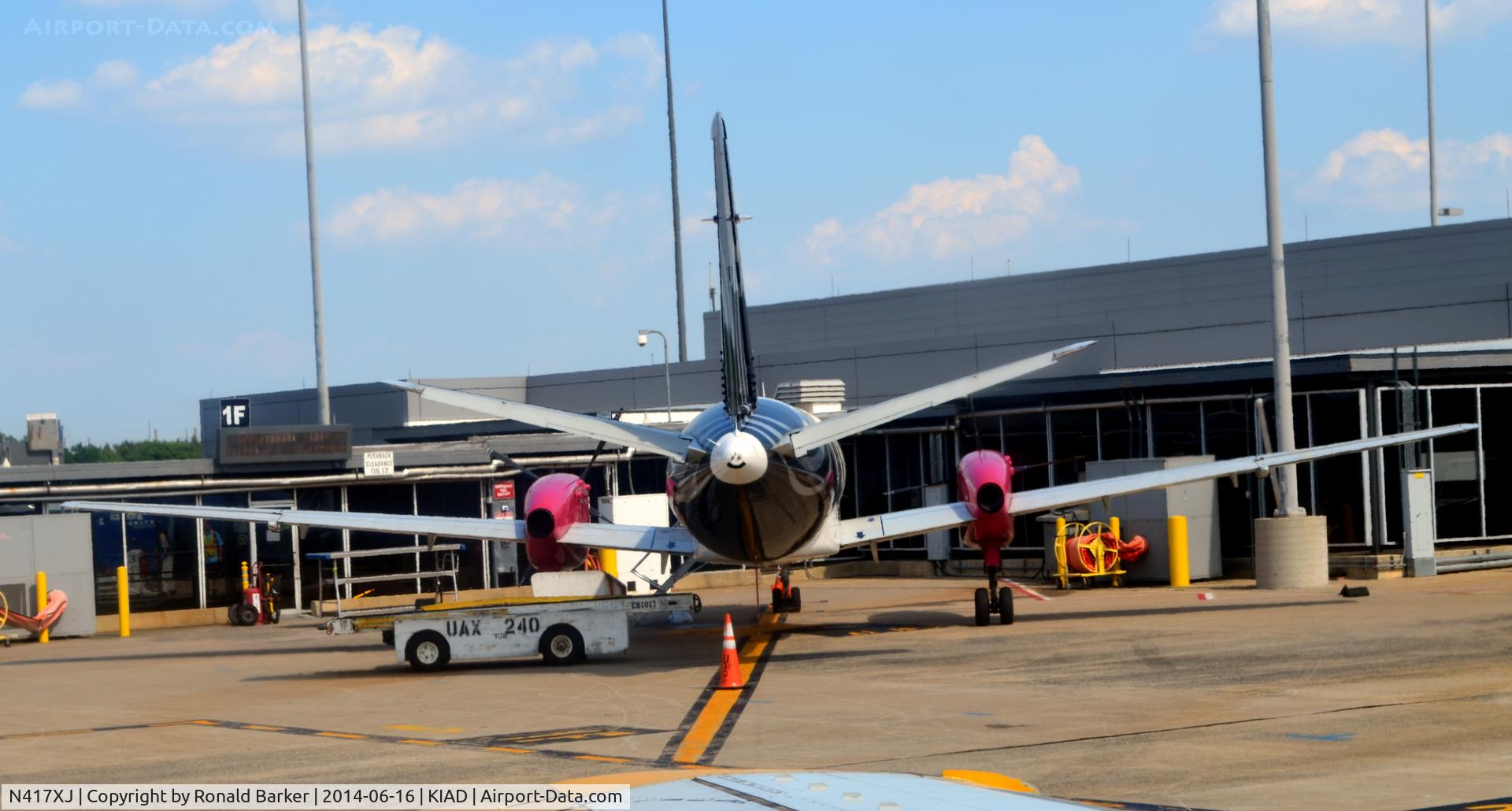 N417XJ, Saab 340B C/N 340B417, At the gate IAD