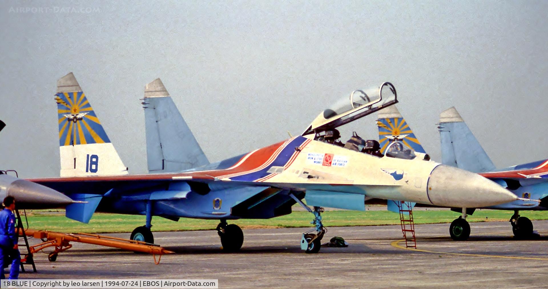 18 BLUE, Sukhoi Su-27UB C/N 96310413030, Ostende Air Show 24.7.94