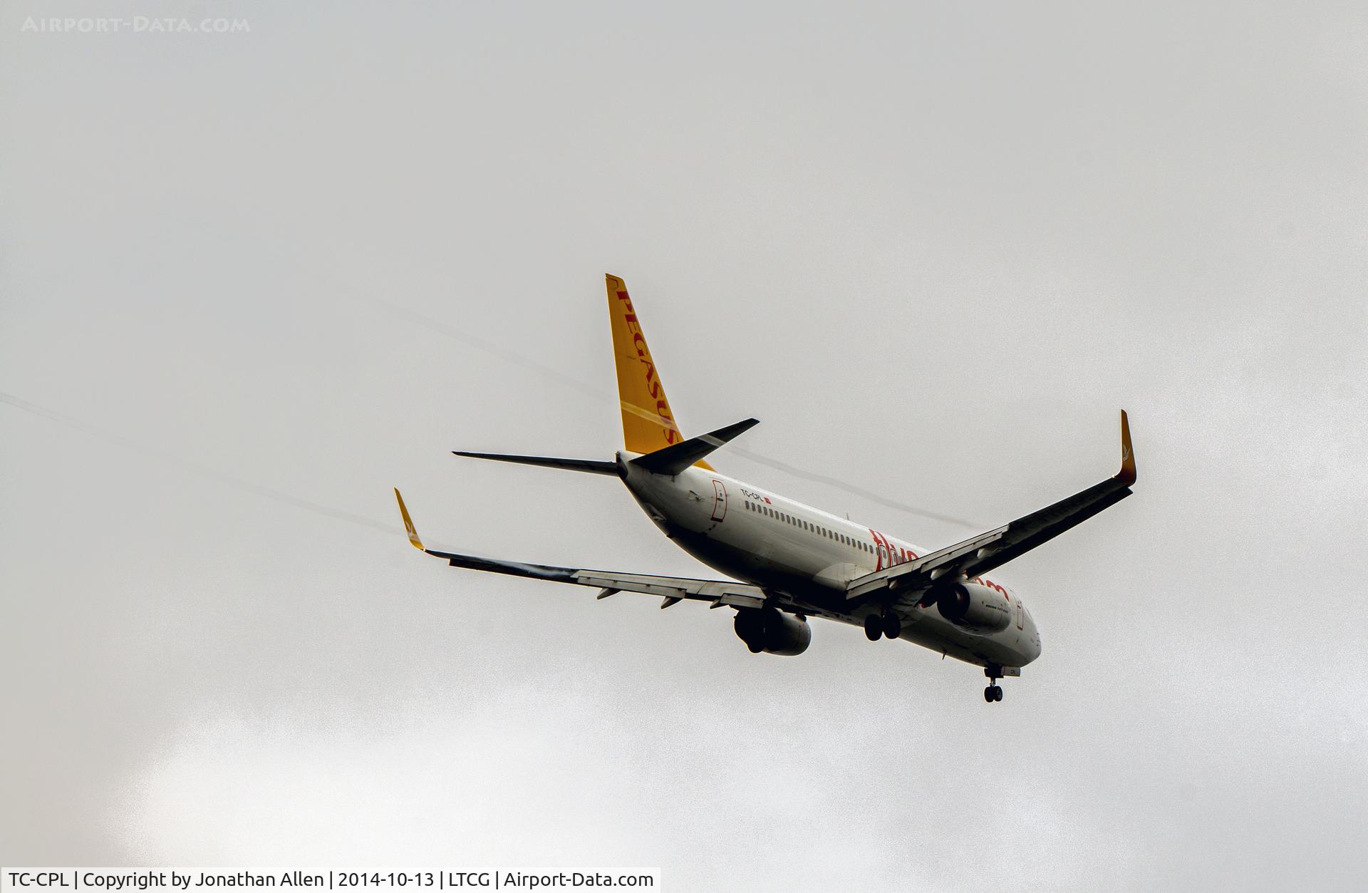 TC-CPL, 2014 Boeing 737-82R C/N 40010, On approach to Trabzon airport, Turkey.