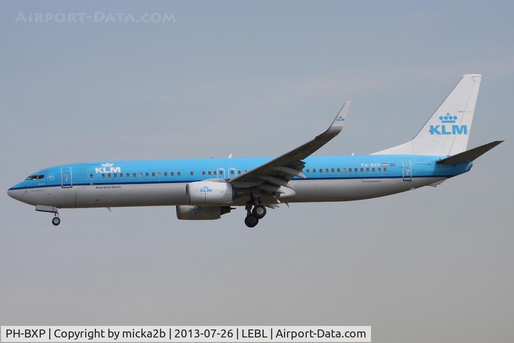 PH-BXP, 2001 Boeing 737-9K2 C/N 29600, Landing