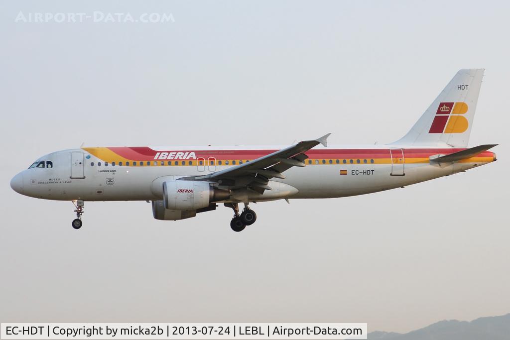 EC-HDT, 1999 Airbus A320-214 C/N 1119, Landing