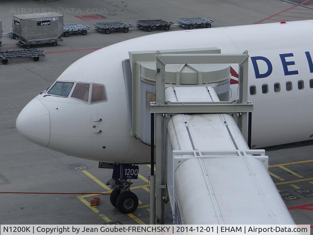 N1200K, 1998 Boeing 767-332 C/N 28457, Delta from and to Int'l Newark Liberty Airport