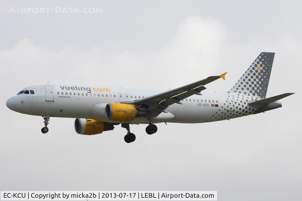 EC-KCU, 2007 Airbus A320-216 C/N 3109, Landing