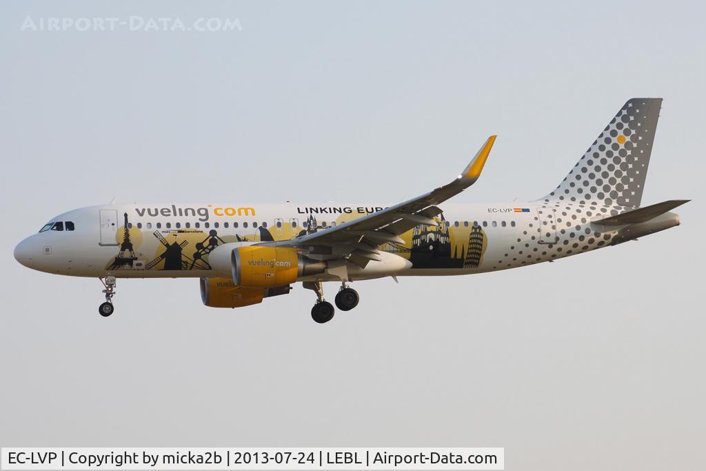 EC-LVP, 2013 Airbus A320-214 C/N 5587, Landing