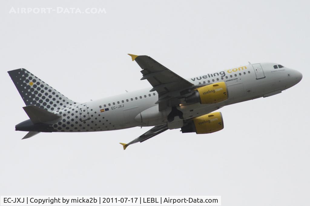 EC-JXJ, 2006 Airbus A319-111 C/N 2889, Take off. Scrapped in december 2019.