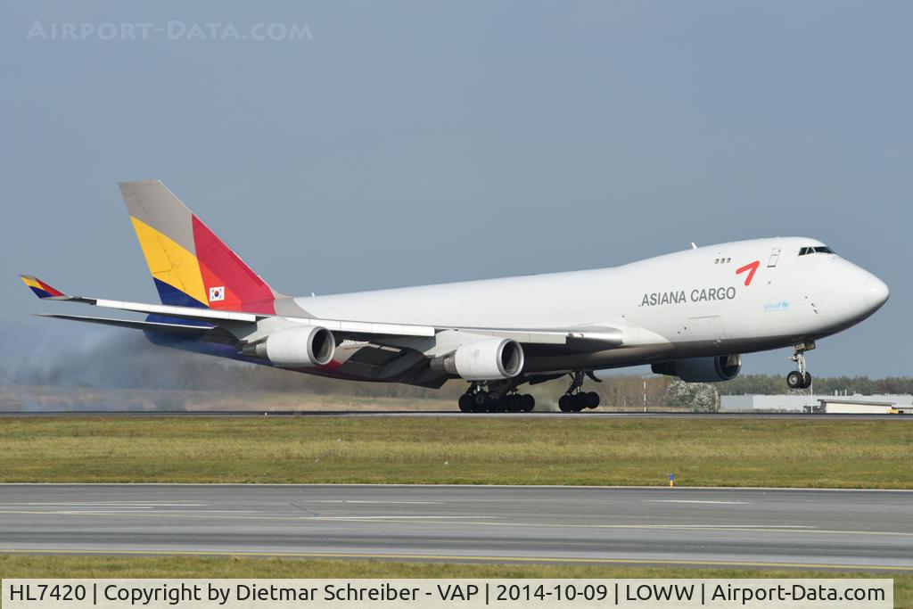 HL7420, 1995 Boeing 747-48EF (SCD) C/N 25783, Asiana Boeing 747-400