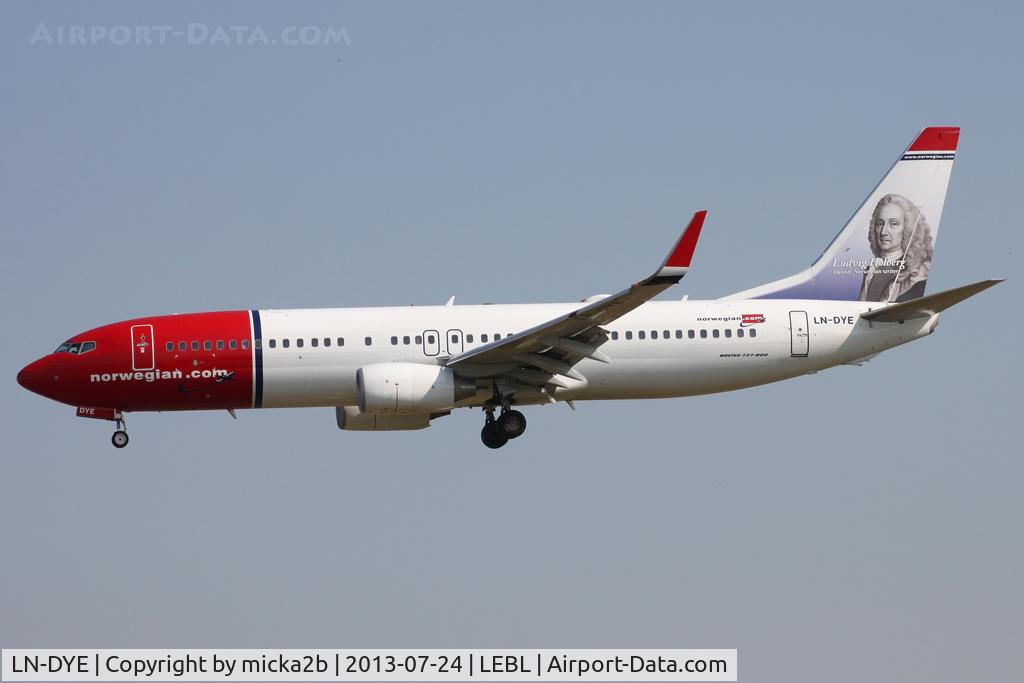 LN-DYE, 2010 Boeing 737-8JP C/N 39003, Landing