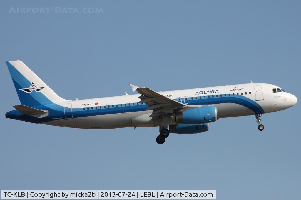 TC-KLB, 2003 Airbus A320-232 C/N 2077, Landing