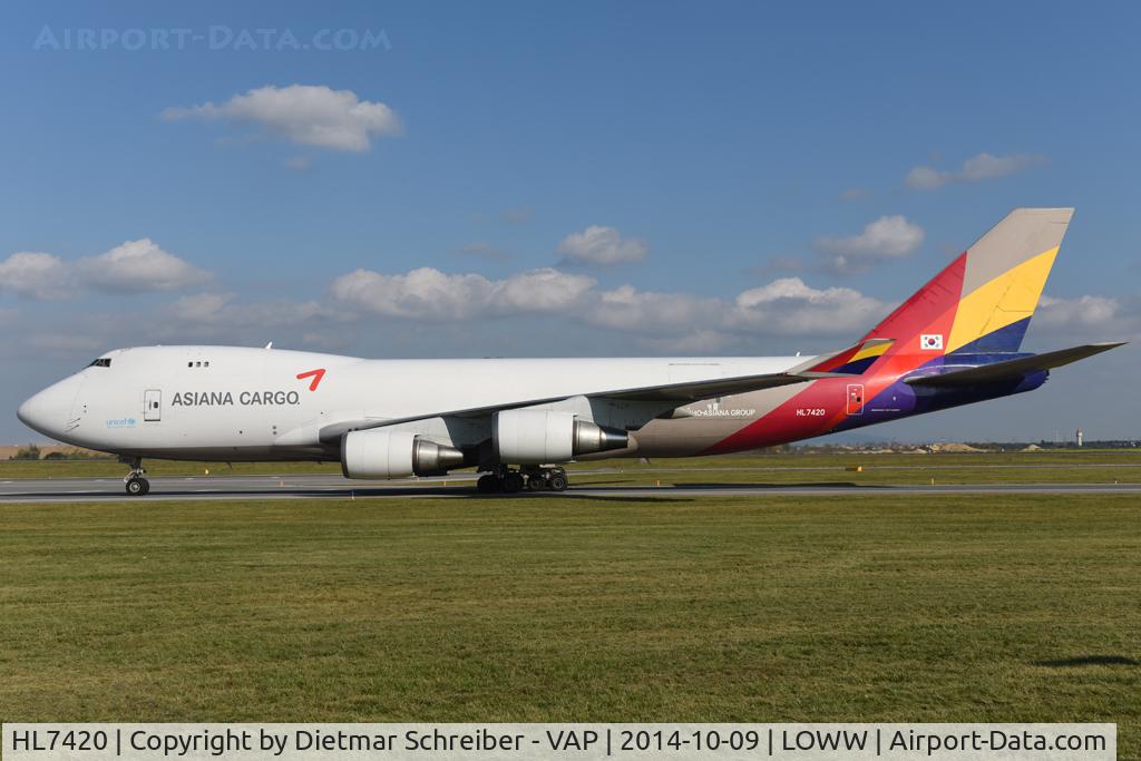 HL7420, 1995 Boeing 747-48EF (SCD) C/N 25783, Asiana Boeing 747-400
