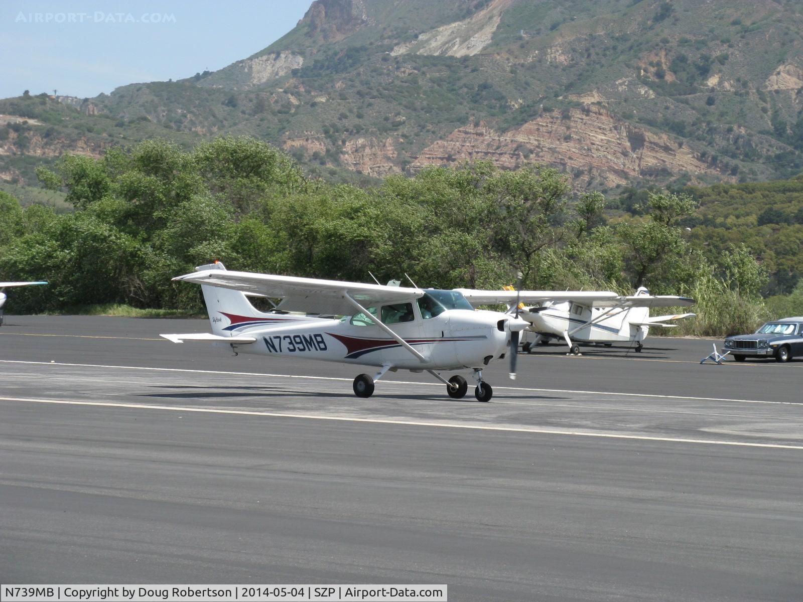 N739MB, 1978 Cessna 172N C/N 17270641, 1978 Cessna 172N SKYHAWK, Lycoming O-320-H2AD 160 Hp, landing roll Rwy 22