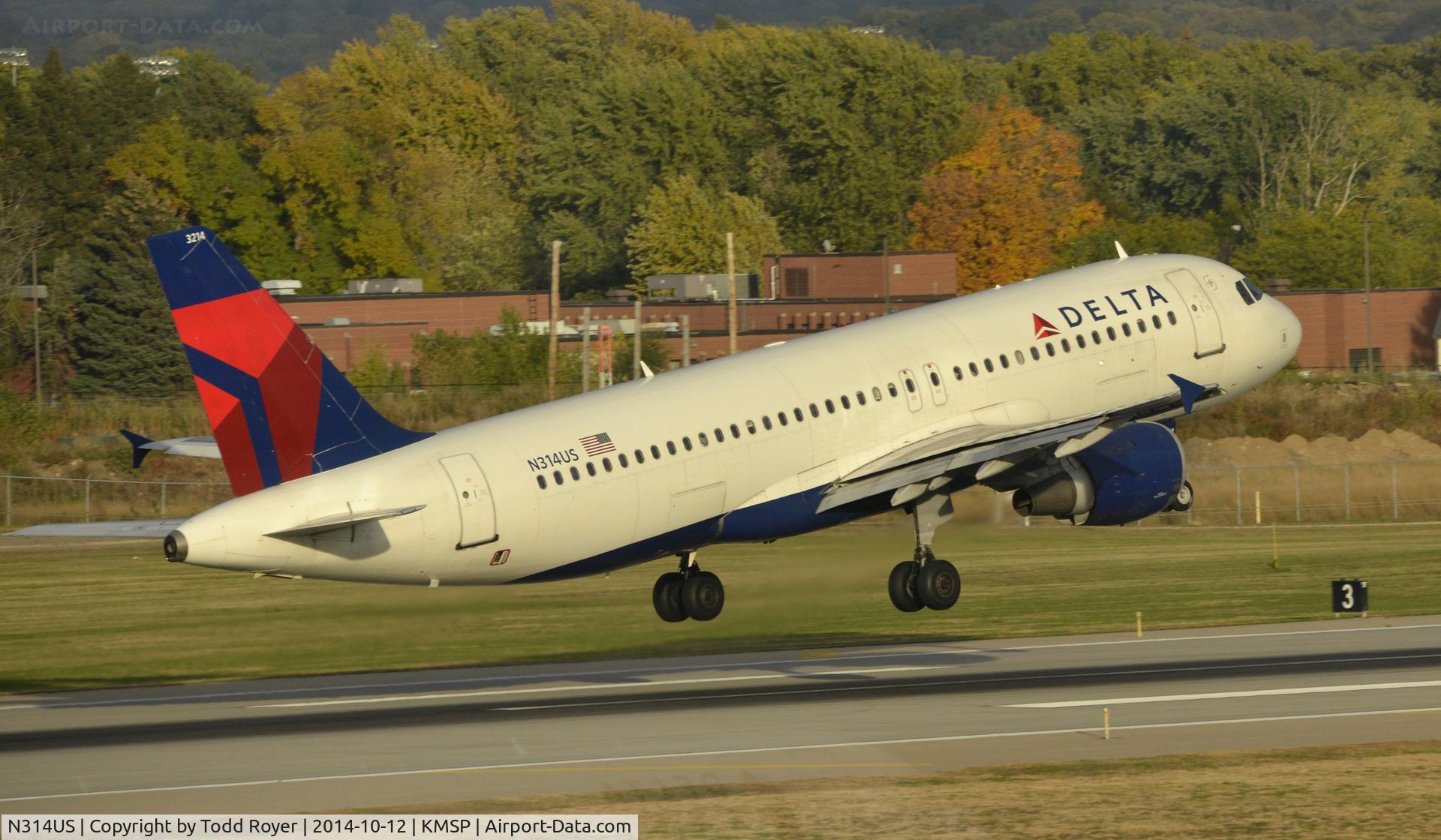 N314US, 1991 Airbus A320-211 C/N 160, Departing MSP on 12L