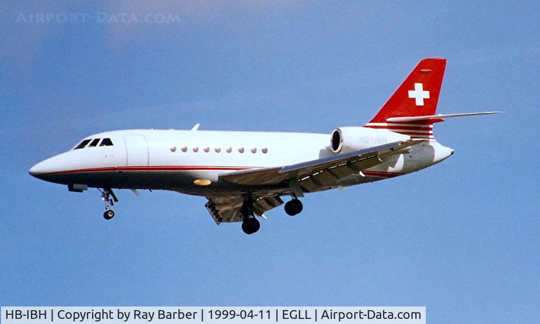 HB-IBH, 1996 Dassault Falcon 2000 C/N 042, Dassault Falcon 2000 [42] Heathrow~G 11/04/1999. On finals 27L.