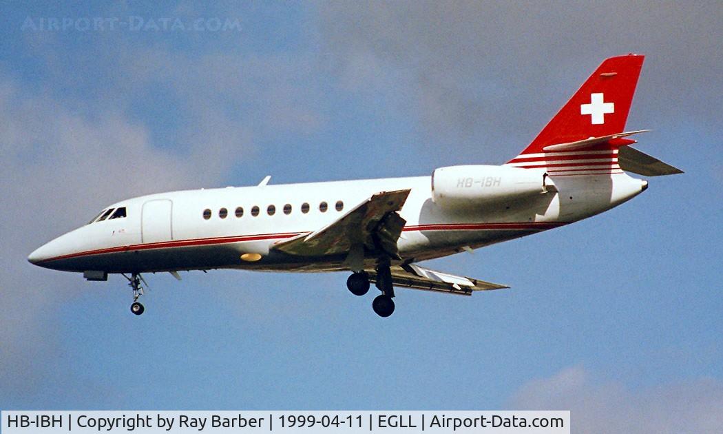 HB-IBH, 1996 Dassault Falcon 2000 C/N 042, Dassault Falcon 2000 [42] Heathrow~G 11/04/1999. On finals 27L.