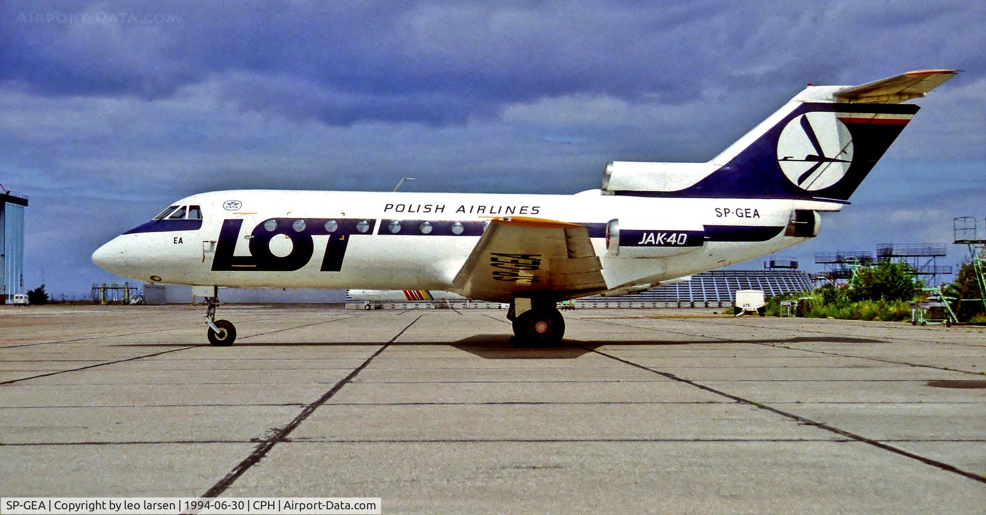 SP-GEA, 1972 Yakovlev Yak-40 C/N 9230224, Copenhagen Kastrup 30.6.94