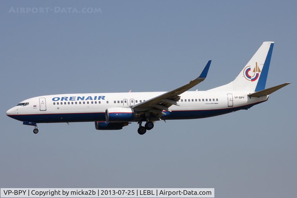 VP-BPY, 2002 Boeing 737-83N C/N 28247, Landing