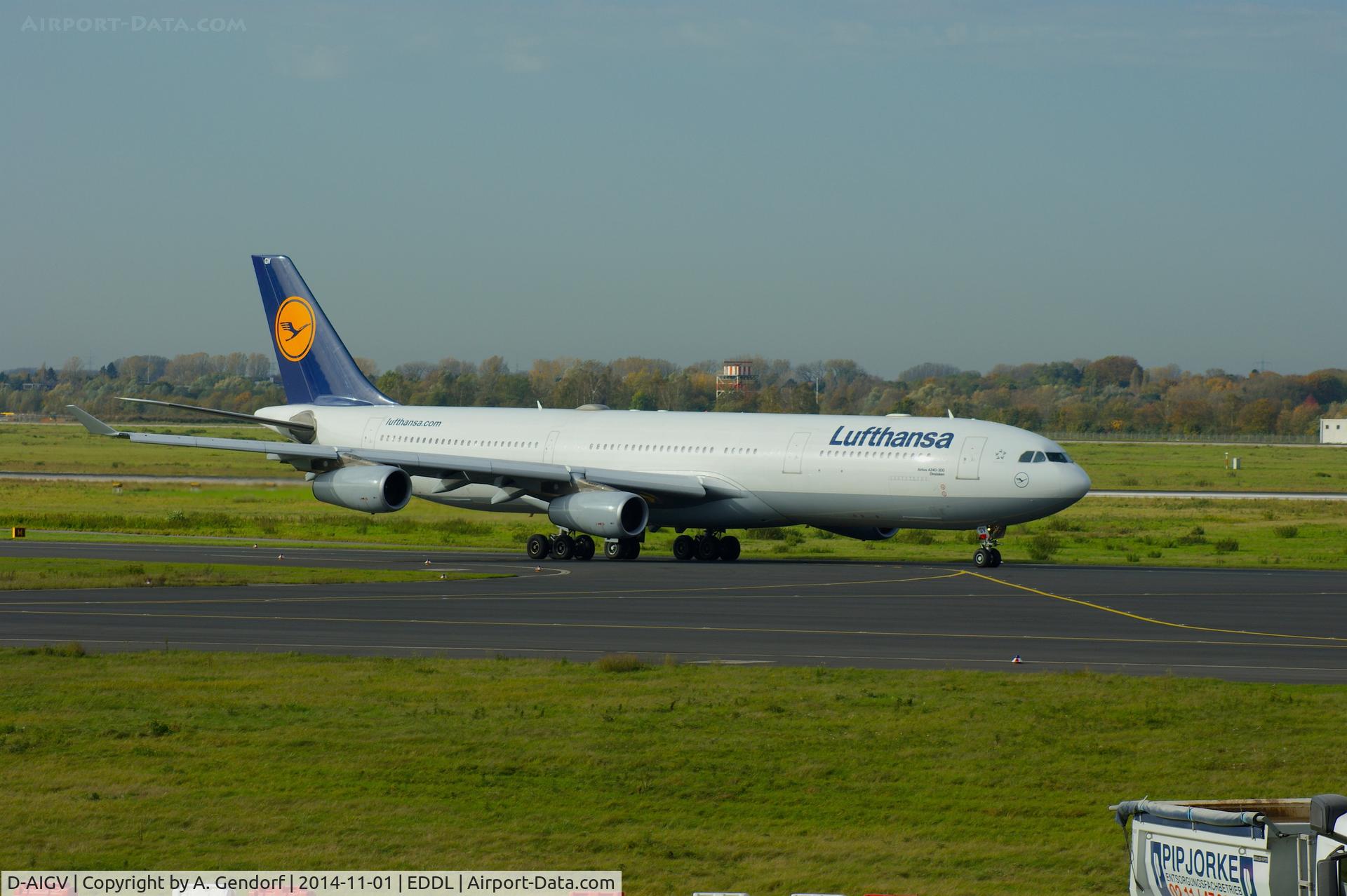 D-AIGV, 2000 Airbus A340-313X C/N 325, Lufthansa, is here on the way to RWY 23L at Düsseldorf Int'l(EDDL)