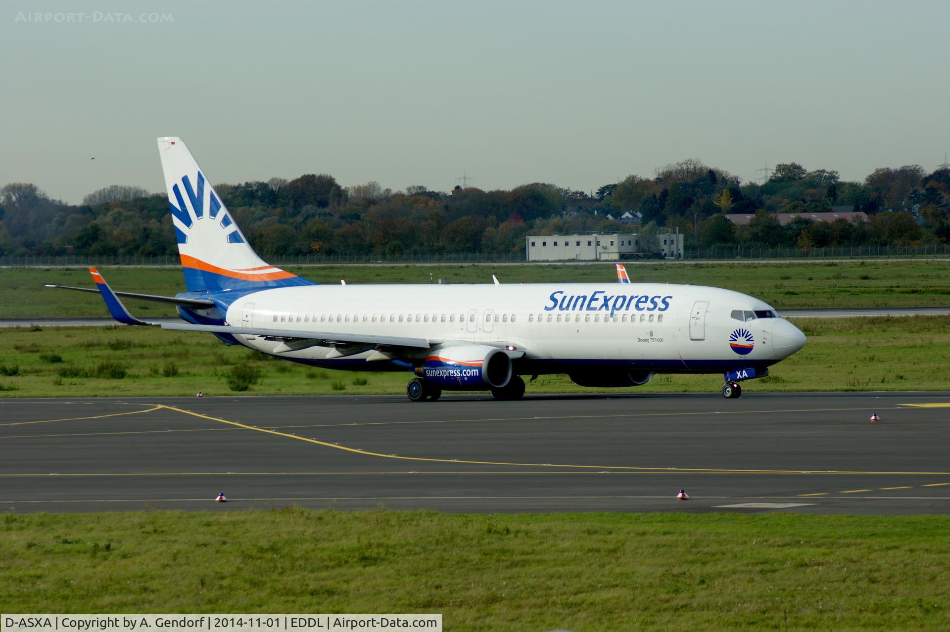 D-ASXA, 1999 Boeing 737-8Z9 C/N 28178, Sun Express Deutschland, is here taxiing to the runway for departure at Düsseldorf Int'l(EDDL)