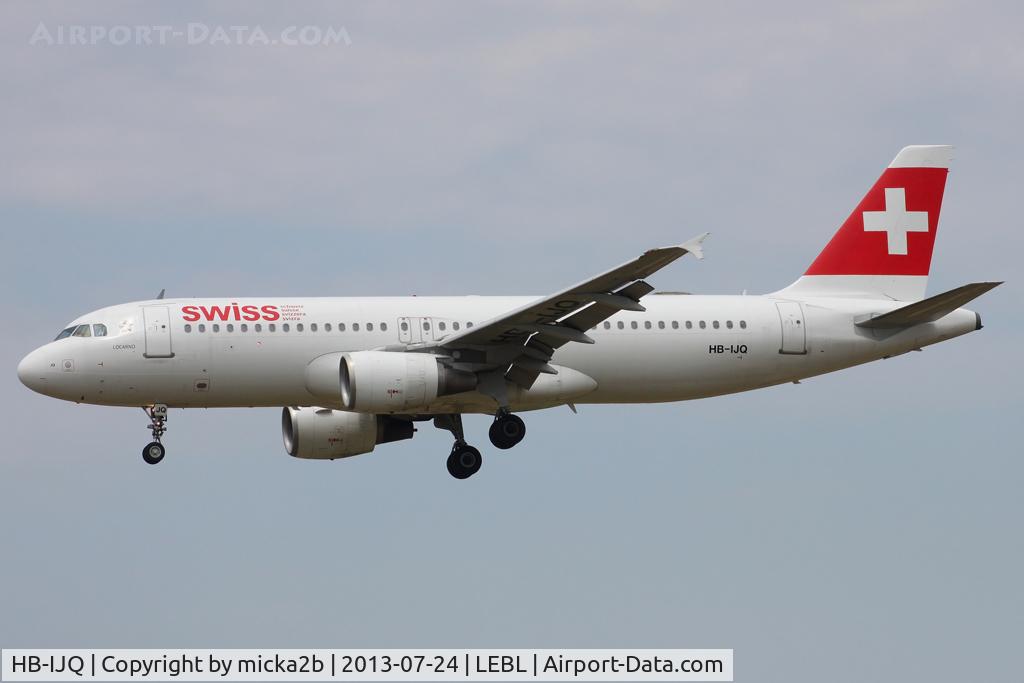 HB-IJQ, 1997 Airbus A320-214 C/N 701, Landing