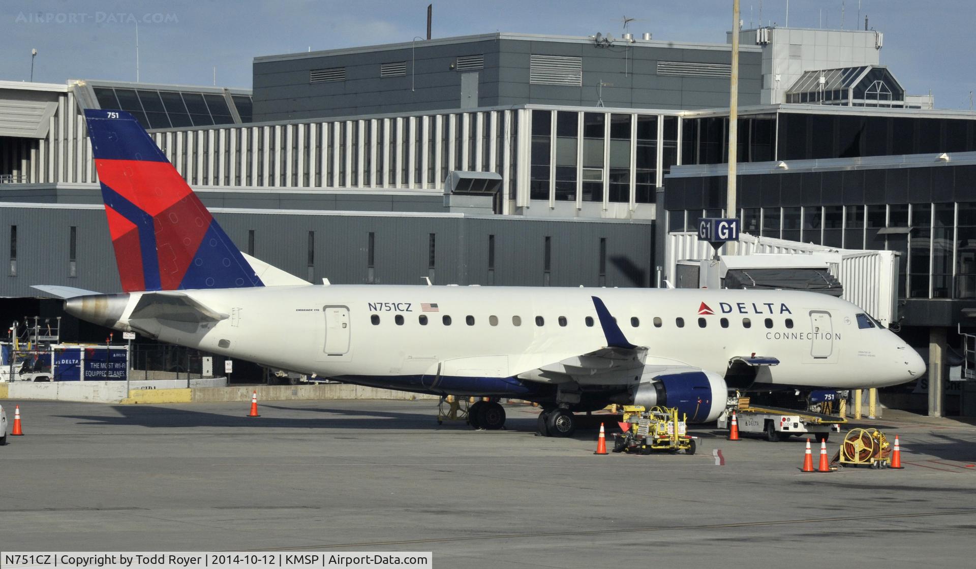 N751CZ, 2008 Embraer 170LR (ERJ-170-100LR) C/N 17000247, Waiting at MSP