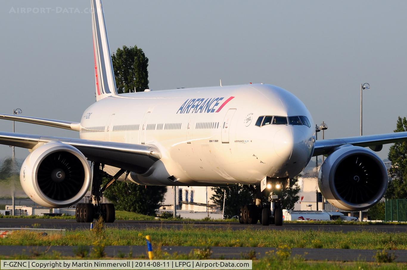 F-GZNC, 2008 Boeing 777-328/ER C/N 35542, Air France