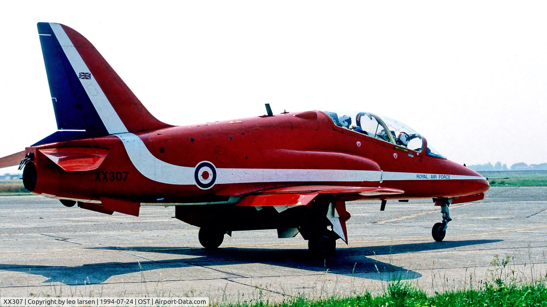 XX307, 1980 Hawker Siddeley Hawk T.1A C/N 141/312132, Ostende 24.7.94