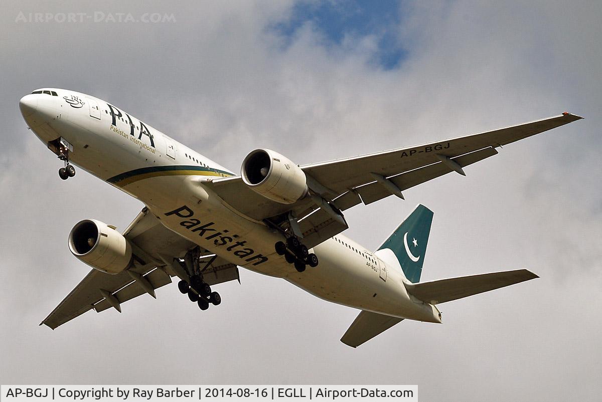 AP-BGJ, 2003 Boeing 777-240/ER C/N 33775, Boeing 777-240ER [33775] (Pakistan International Airlines) Home~G 16/08/2014. On approach 27R.