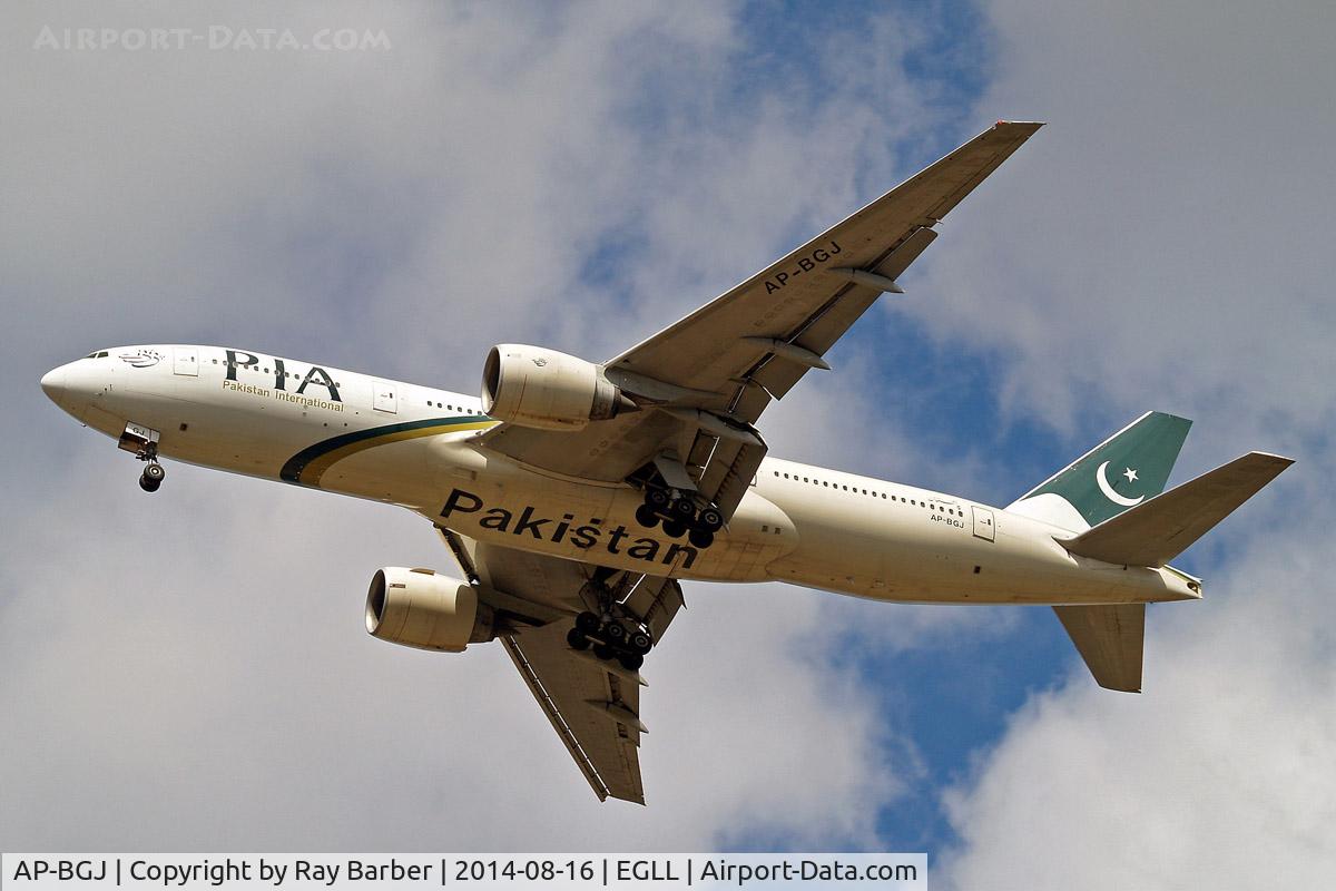 AP-BGJ, 2003 Boeing 777-240/ER C/N 33775, Boeing 777-240ER [33775] (Pakistan International Airlines) Home~G 16/08/2014. On approach 27R.