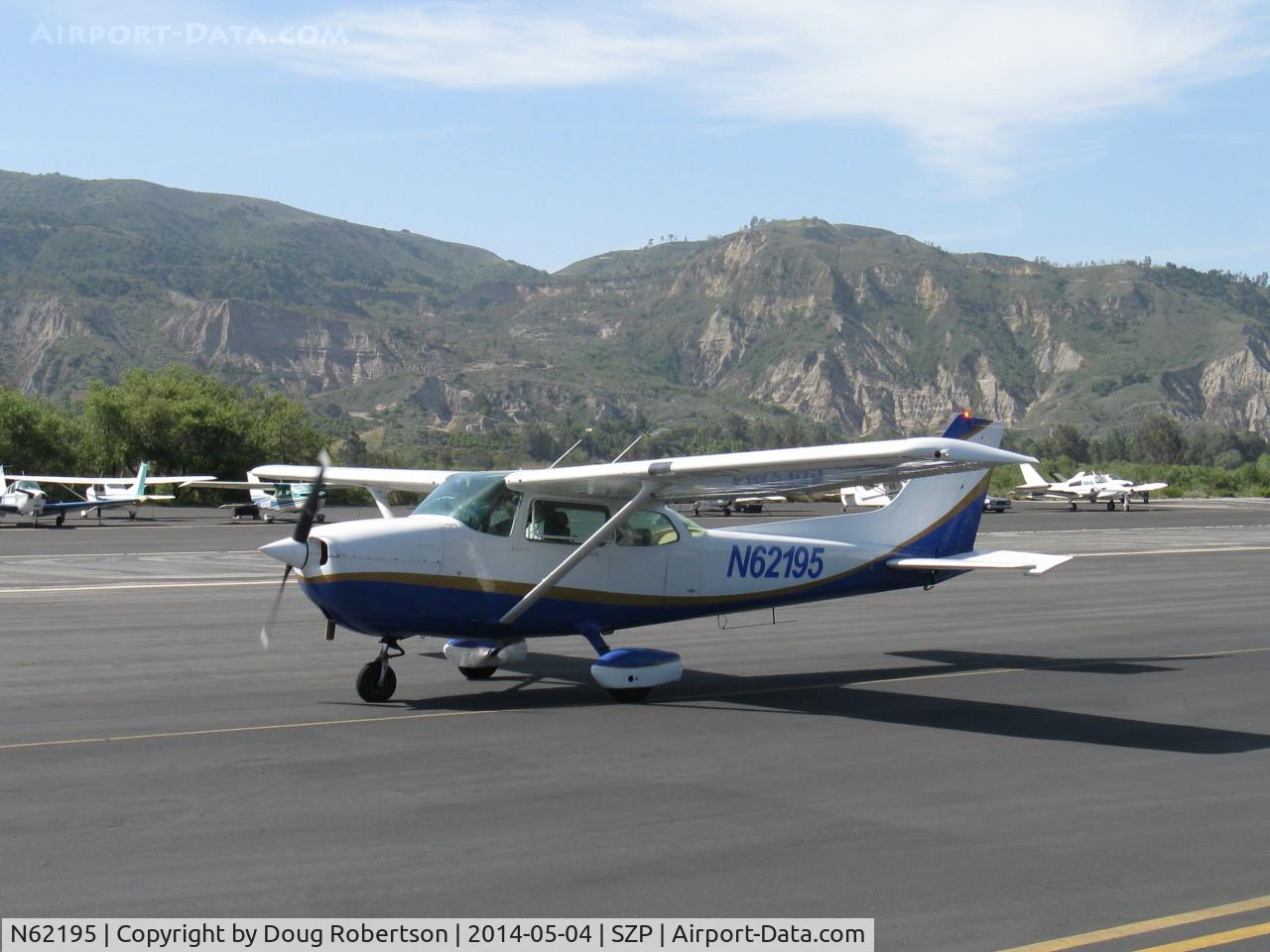 N62195, 1982 Cessna 172P C/N 17275226, 1982 Cessna 172P SKYHAWK, Lycoming O-320-D2J 160 Hp, taxi back