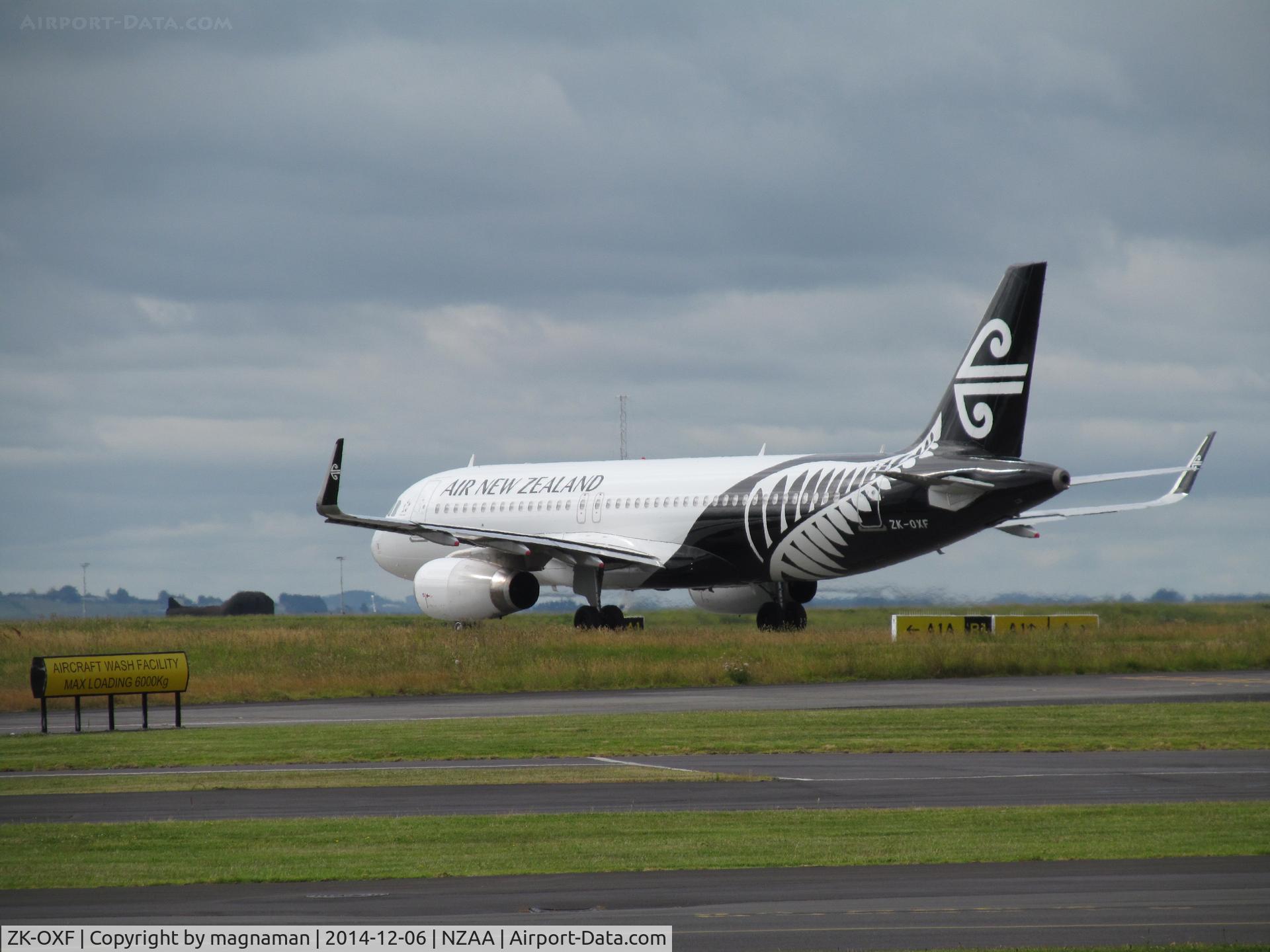 ZK-OXF, 2014 Airbus A320-232 C/N 6182, on hold for departure