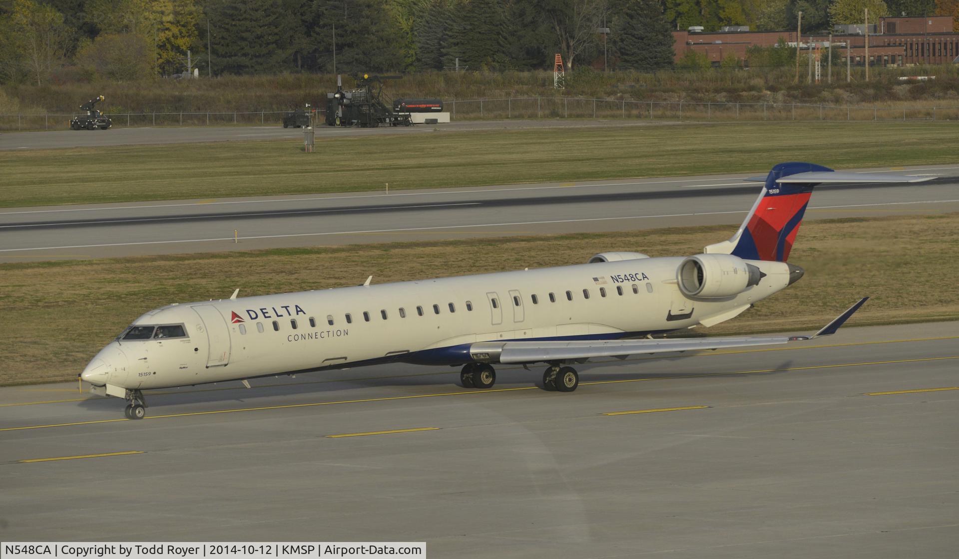 N548CA, 2008 Bombardier CRJ-900ER (CL-600-2D24) C/N 15159, Taxiing for departure at MSP