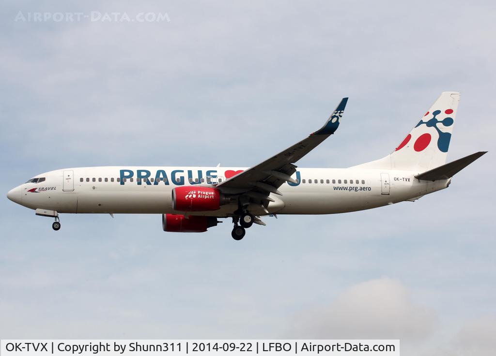OK-TVX, 2005 Boeing 737-8Z9 C/N 33833, Landing rwy 32L in 'Prague Love You' c/s