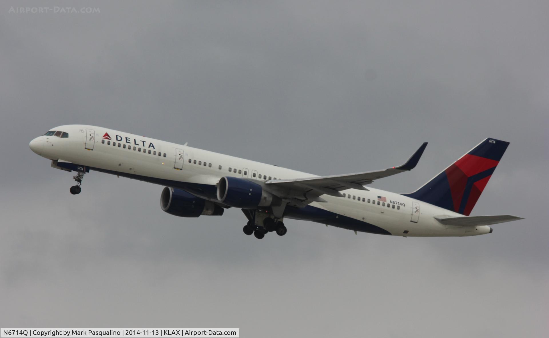 N6714Q, 2000 Boeing 757-232 C/N 30485, Boeing 757-200