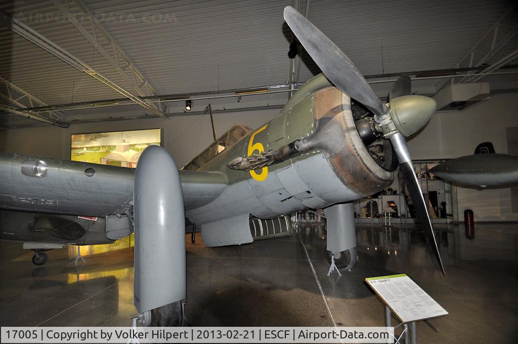 17005, Saab B17BL C/N 17005, at Linkoping
