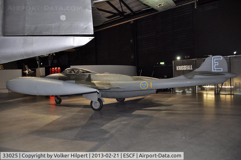 33025, De Havilland J33 Venom (DH-112) C/N 12374, at Linkoping