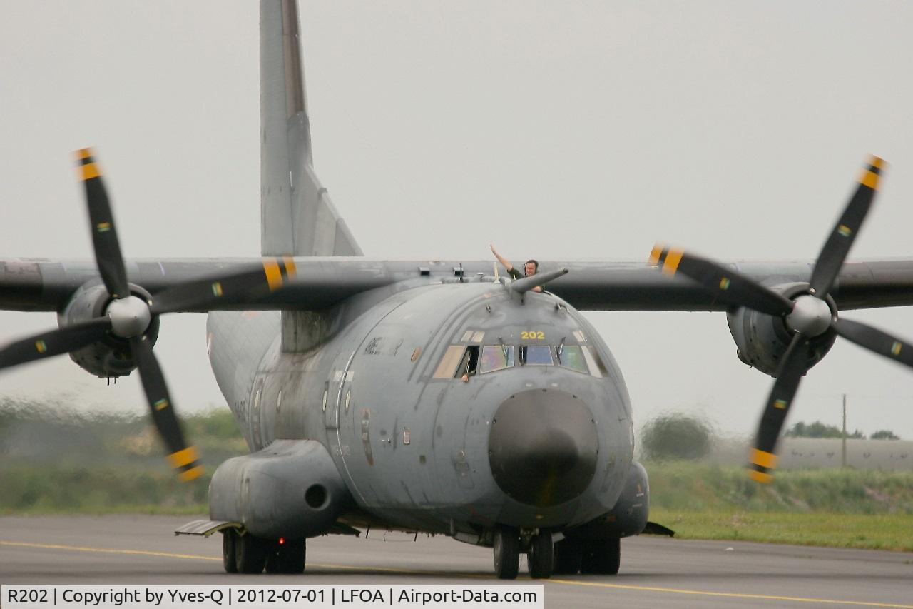 R202, Transall C-160R C/N 202, French Air Force Transall C-160R, Taxiing after display, Avord Air Base 702 (LFOA) open day 2012