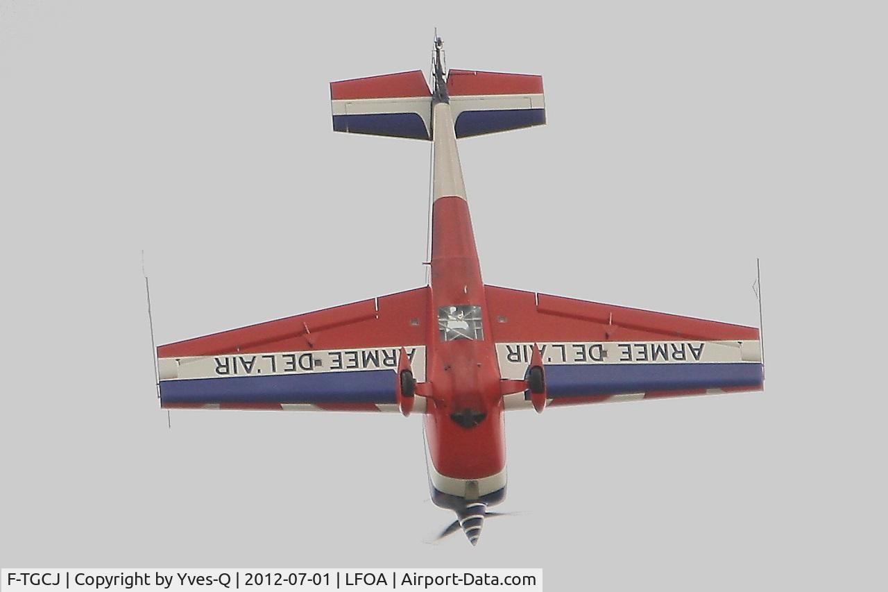 F-TGCJ, Extra EA-330SC C/N 05, Extra EA-330SC, Solo display, Avord Air Base 702 (LFOA)  Open day 2012