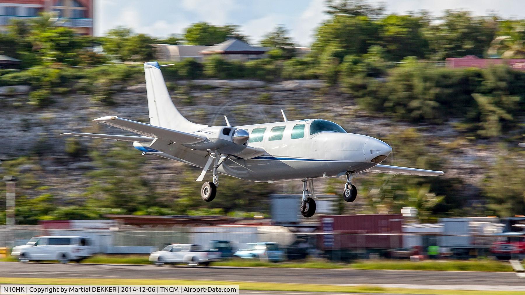 N10HK, 1980 Piper Aerostar 600 C/N 6007158061222, landing sxm