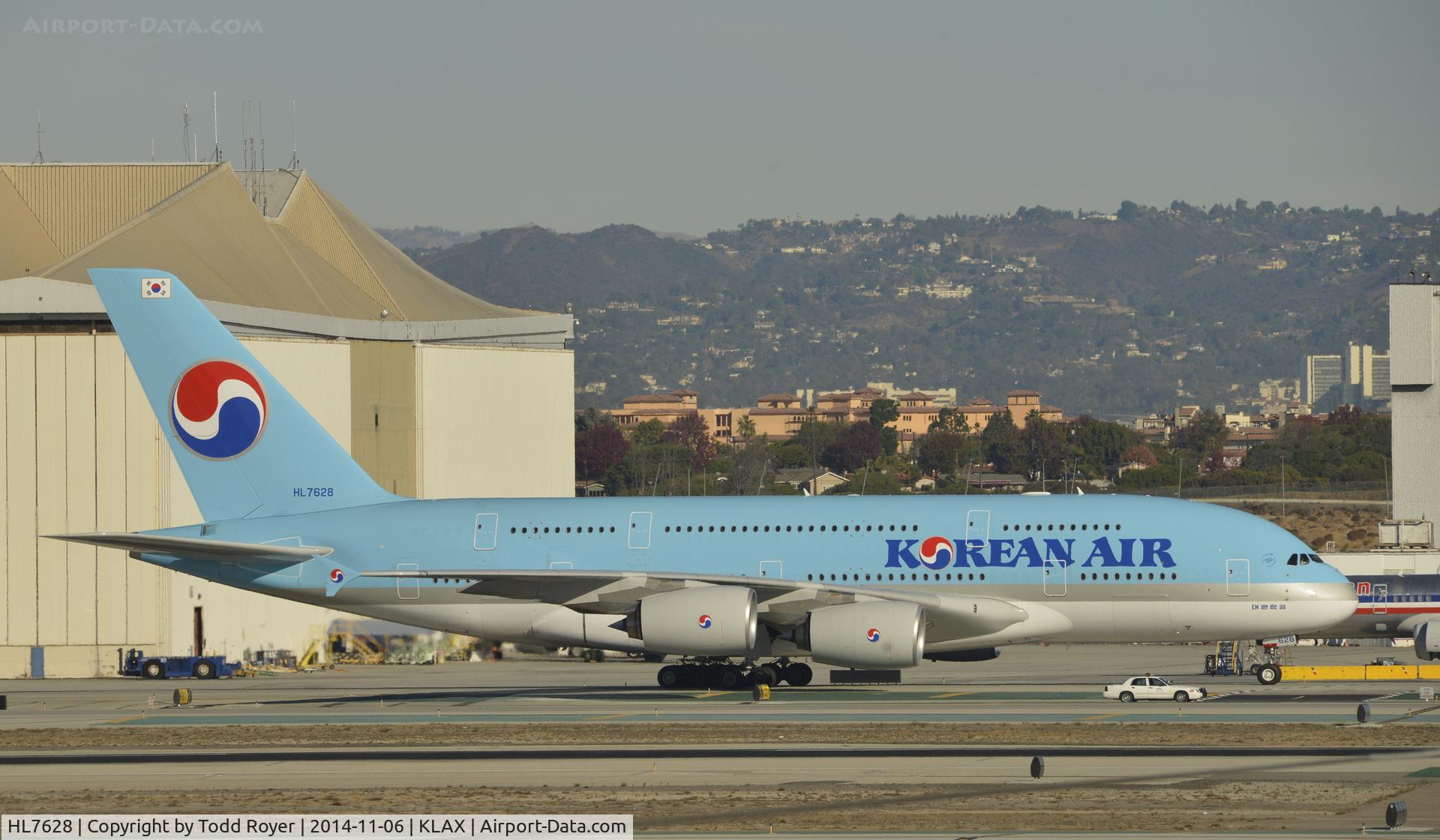 HL7628, 2014 Airbus A380-861 C/N 156, Taxiing to gate at LAX