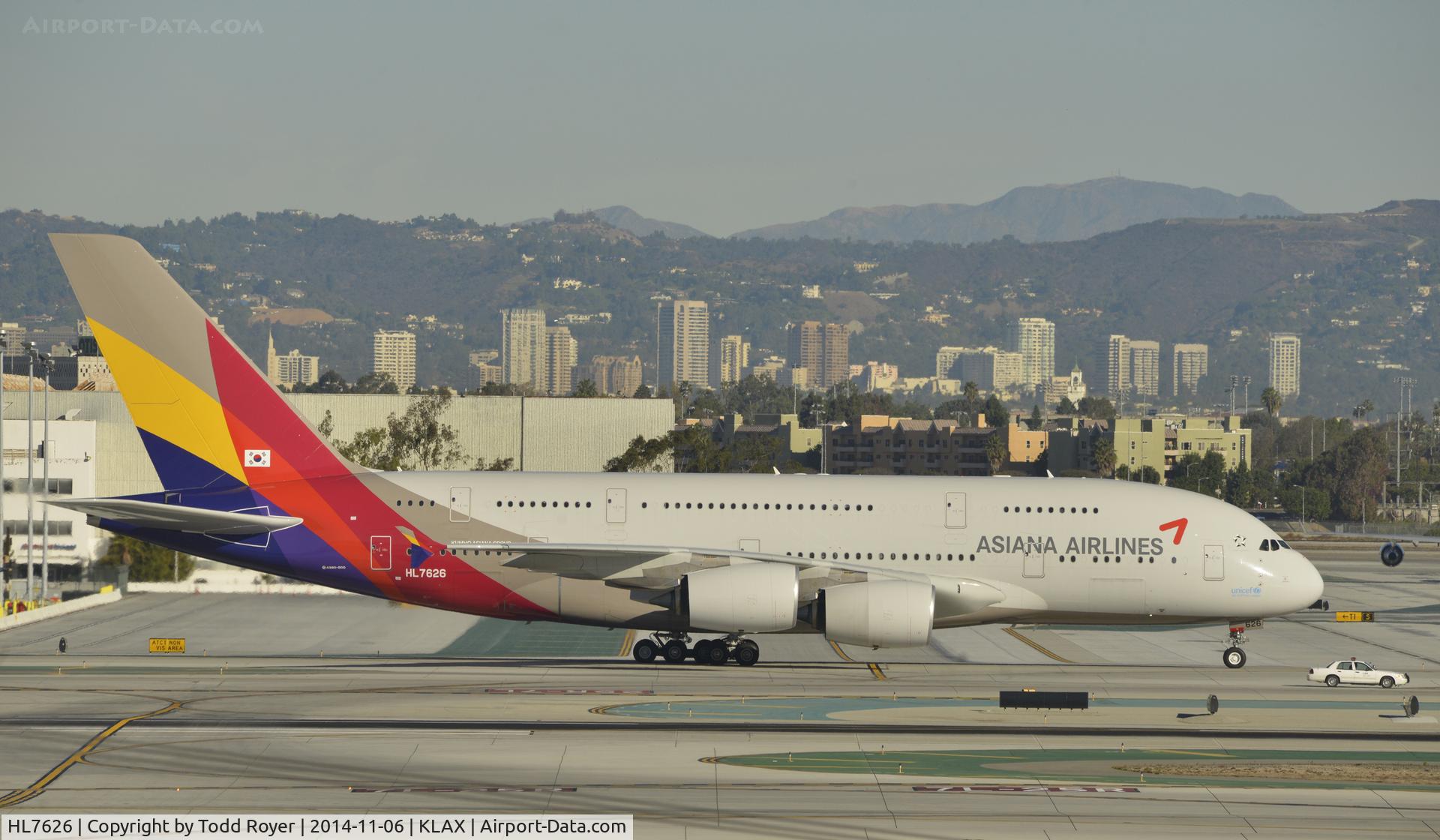 HL7626, 2013 Airbus A380-841 C/N 155, Taxiing to gate at LAX