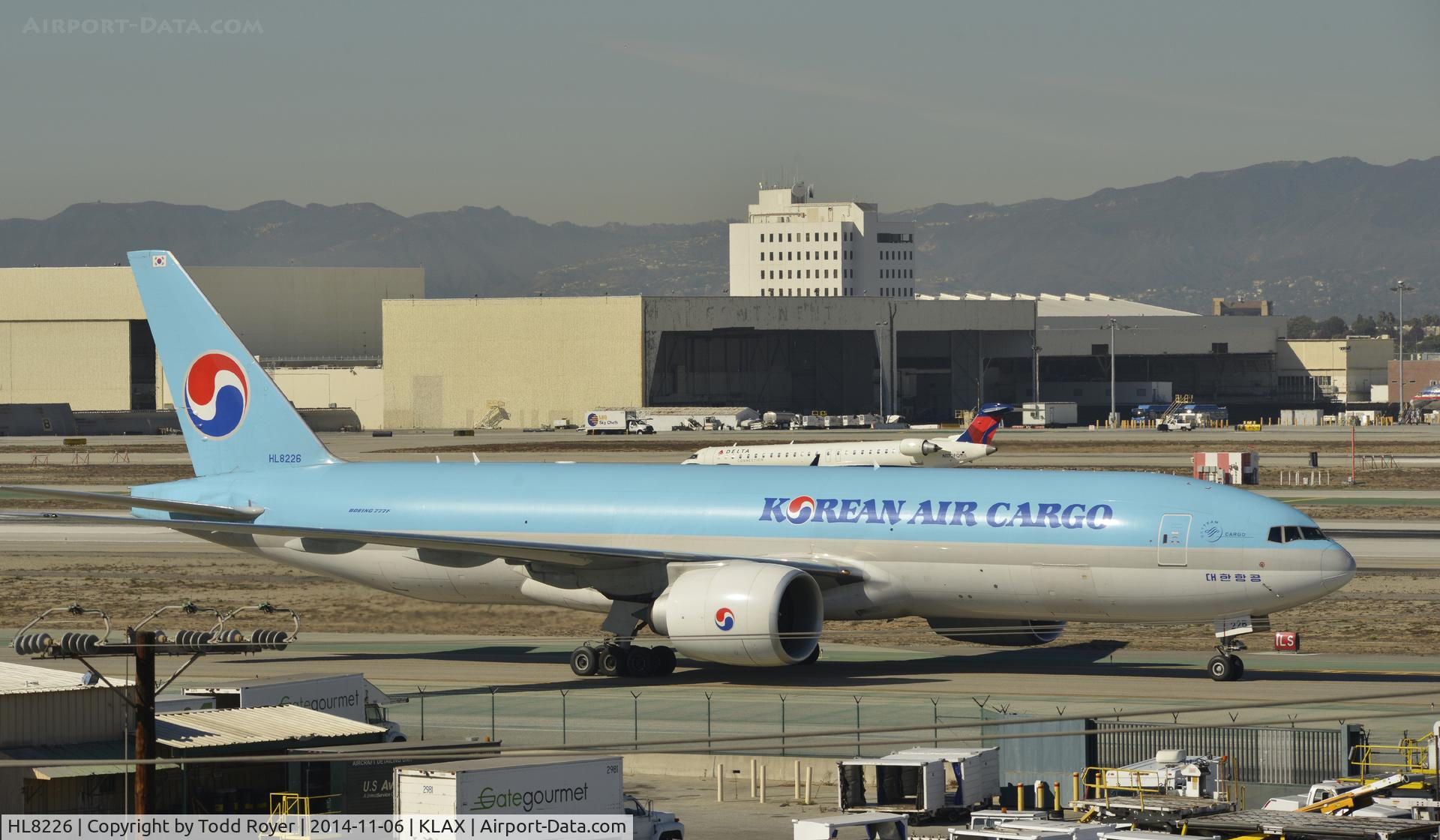 HL8226, 2013 Boeing 777-FB5 C/N 37640, Taxiing to parking a lax