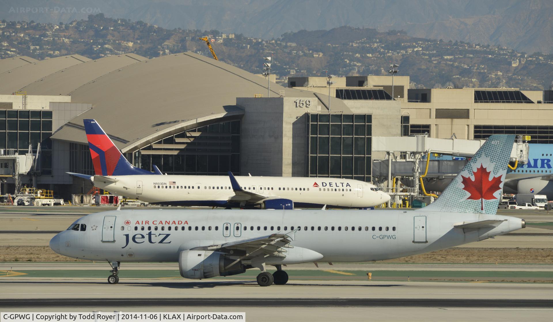C-GPWG, 1991 Airbus A320-211 C/N 174, Taxiing to gate at LAX