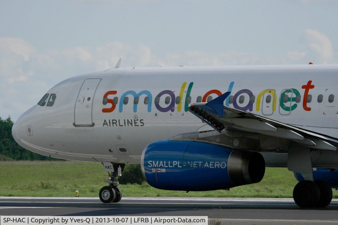 SP-HAC, 1997 Airbus A320-233 C/N 739, Airbus A320-233, Taxiing to holding point rwy 25L, Brest-Bretagne airport (LFRB-BES)